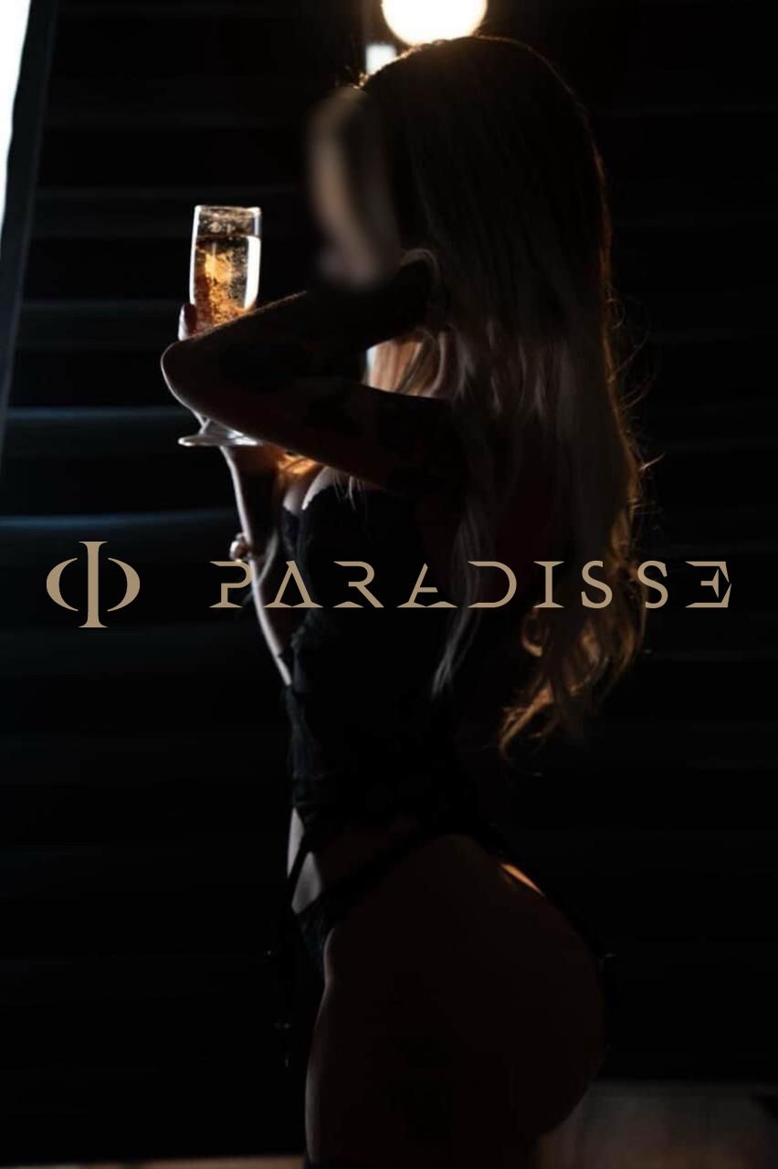 Escorts VIP Paradisse - Cassie